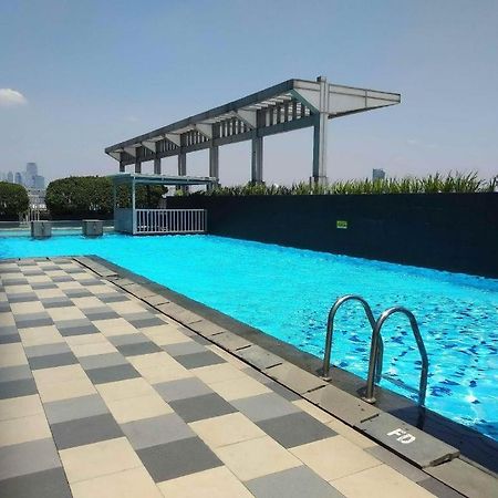 Apartment Cosmo Terrace Джакарта Екстериор снимка