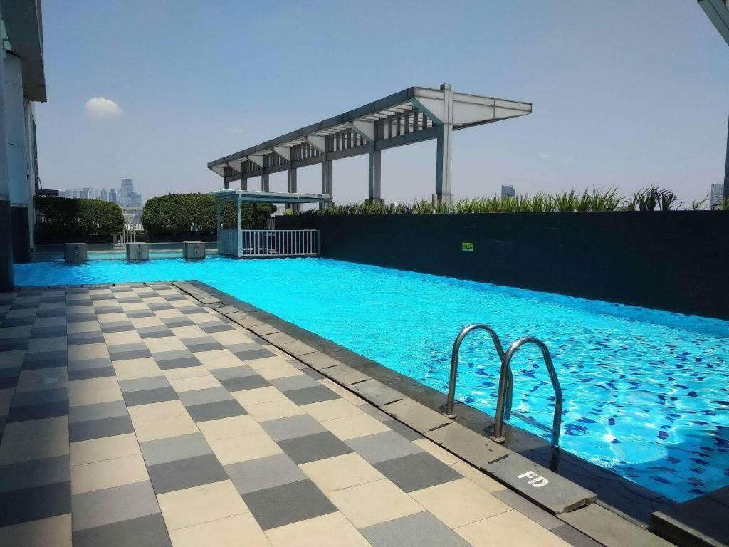 Apartment Cosmo Terrace Джакарта Екстериор снимка