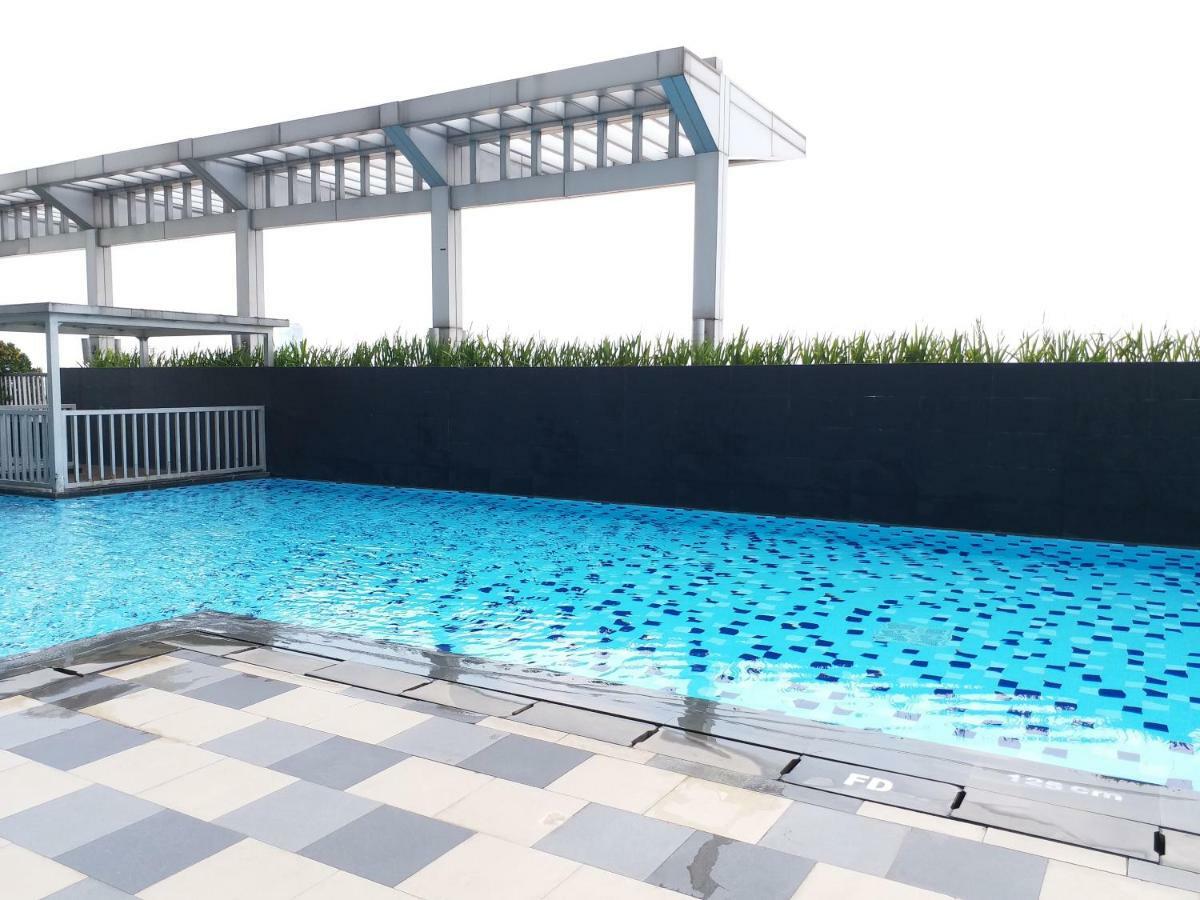 Apartment Cosmo Terrace Джакарта Екстериор снимка